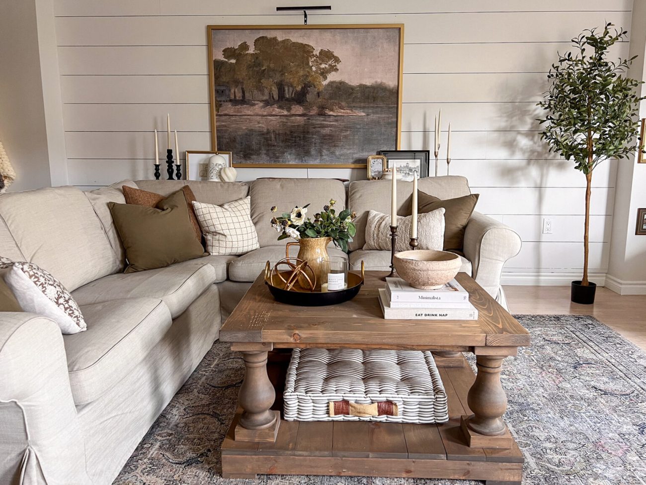 Coffee Table Styling Ideas That Leave Space for Daily Use